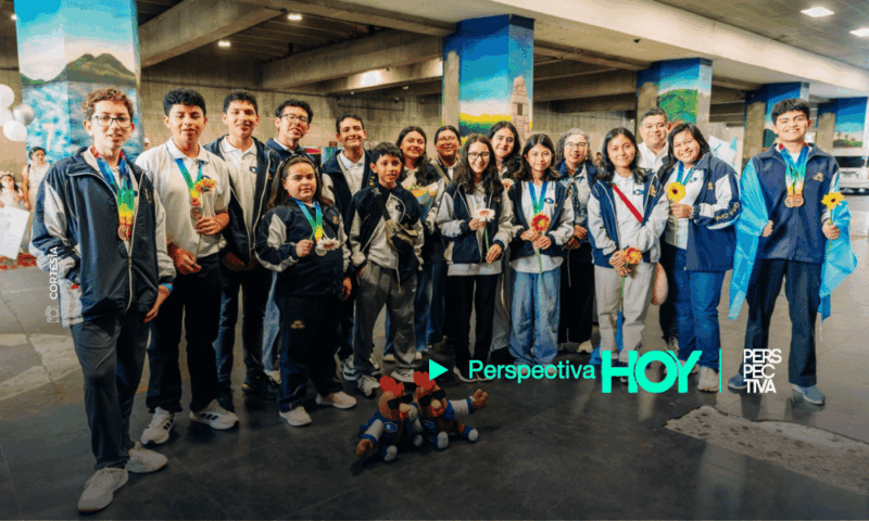Estudiantes del Colegio Castillo Córdova galardonados tras su participación en la Olimpiada Internacional SIMOC 2026.