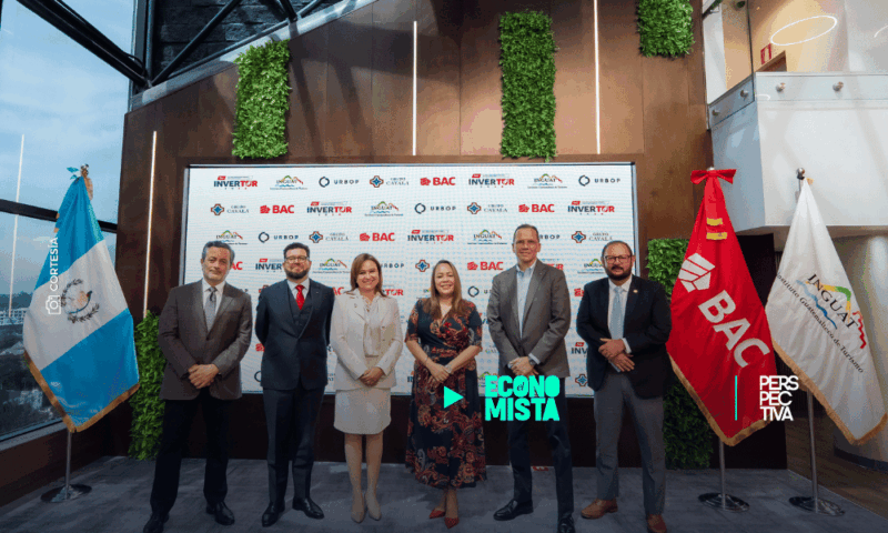 Representantes de BAC Guatemala durante el anuncio oficial del I Foro Internacional de Inversión e Innovación Turística, INVERTUR 2026.